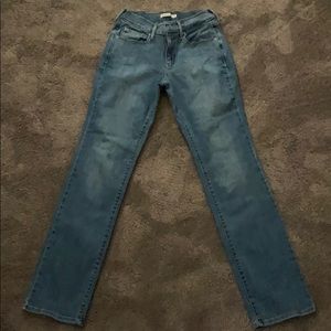 Levi jeans straight leg size 6